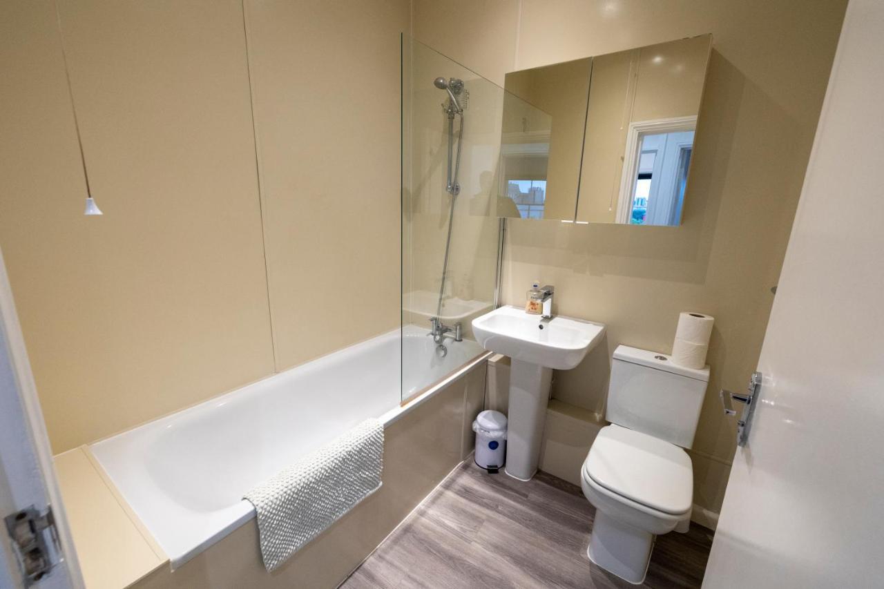 Entire Two Double Bedrooms Flat With River Yare View H6 Great Yarmouth Exterior photo